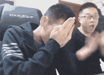 旭旭宝宝捂脸偷看惊讶表情包,张大嘴惊呼
