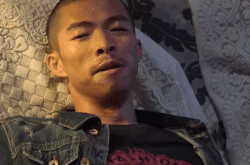 章宇:这个怕是有点痛啊表情包gif