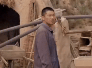 西北锤王表情包gif_你干什么去了 我真想锤死你!